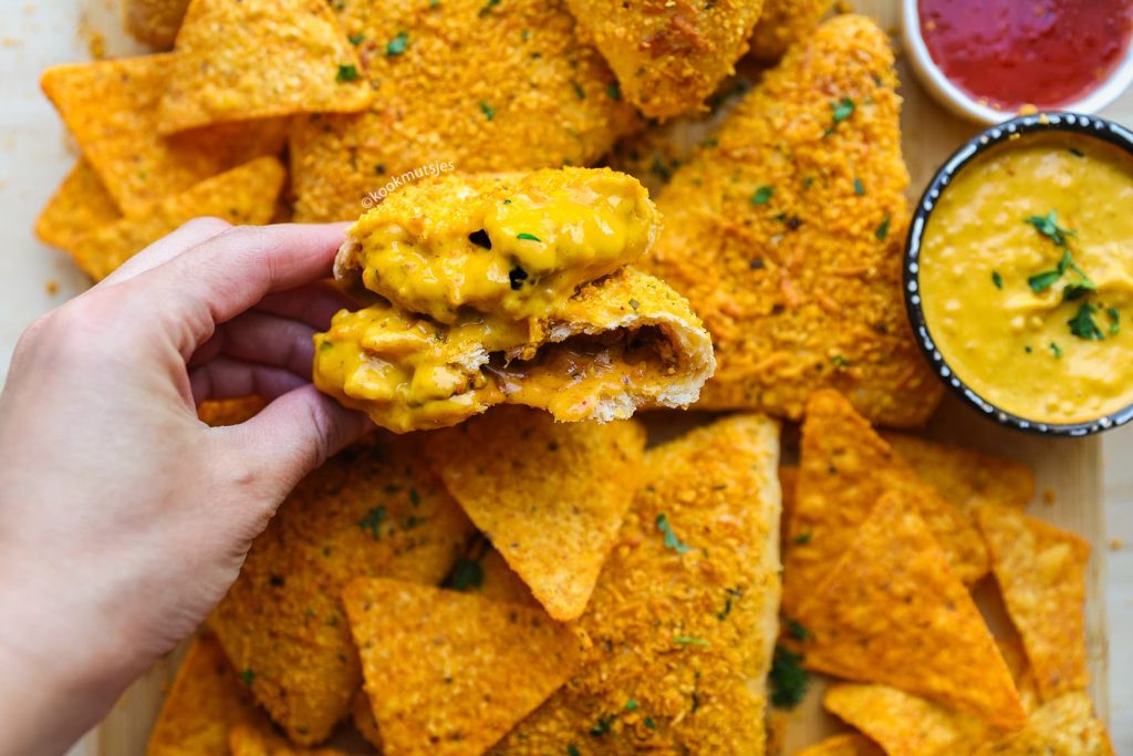 Cheesy Nacho Kipbroodjes