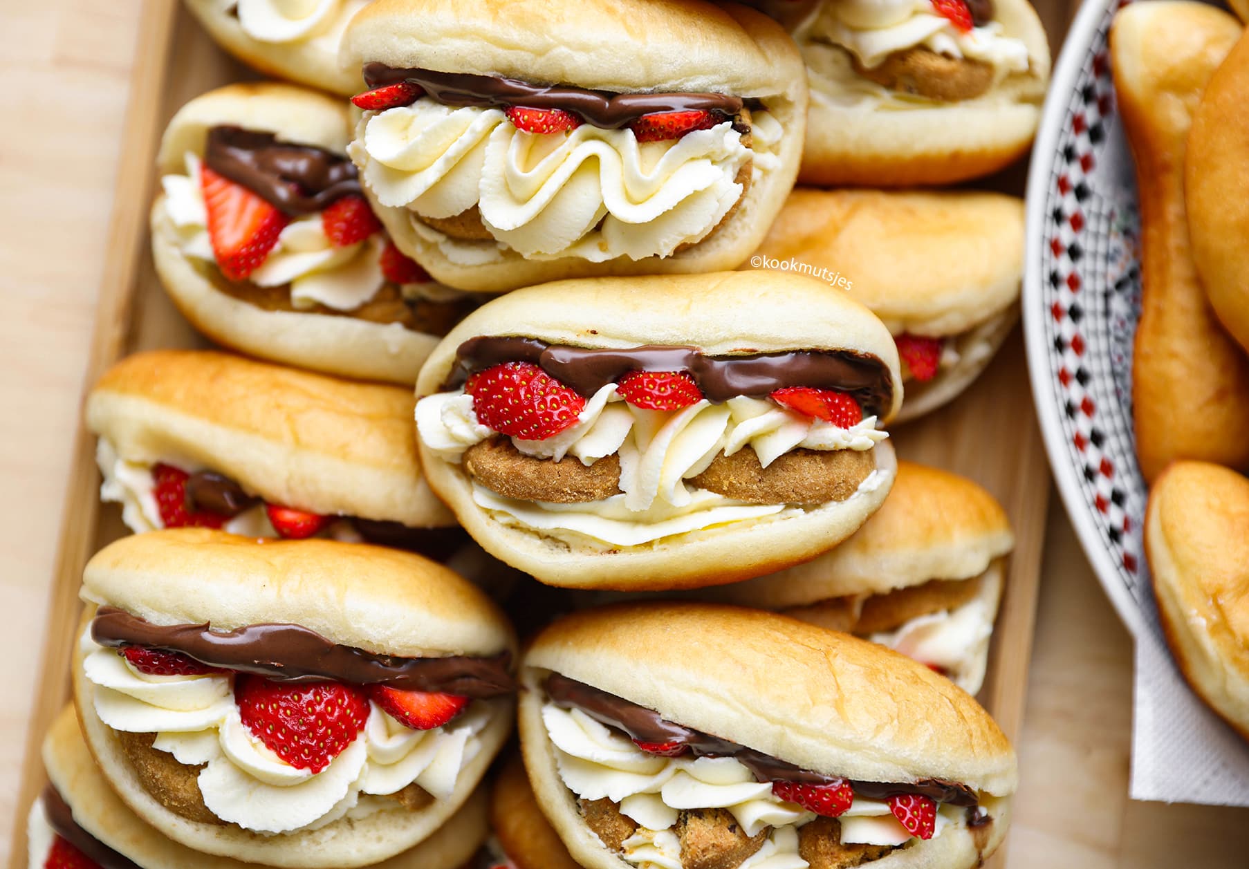 Gevulde Zoete Broodjes met Room